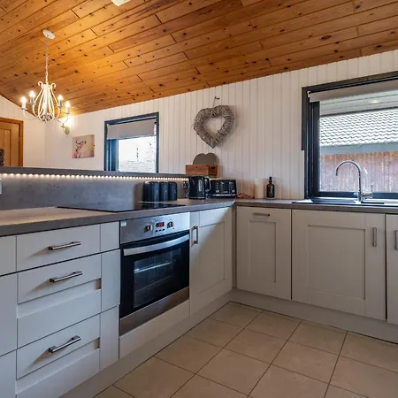 Luxury Cabin With Hot Tub, Sauna & Outdoor Dining Otterburn Exterior photo