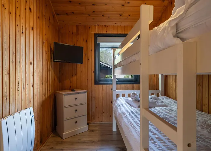 Luxury Cabin With Hot Tub, Sauna & Outdoor Dining