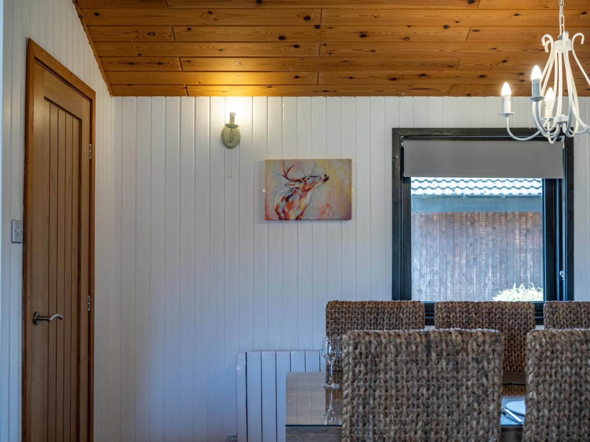 Luxury With Hot Tub, Sauna & Outdoor Dining