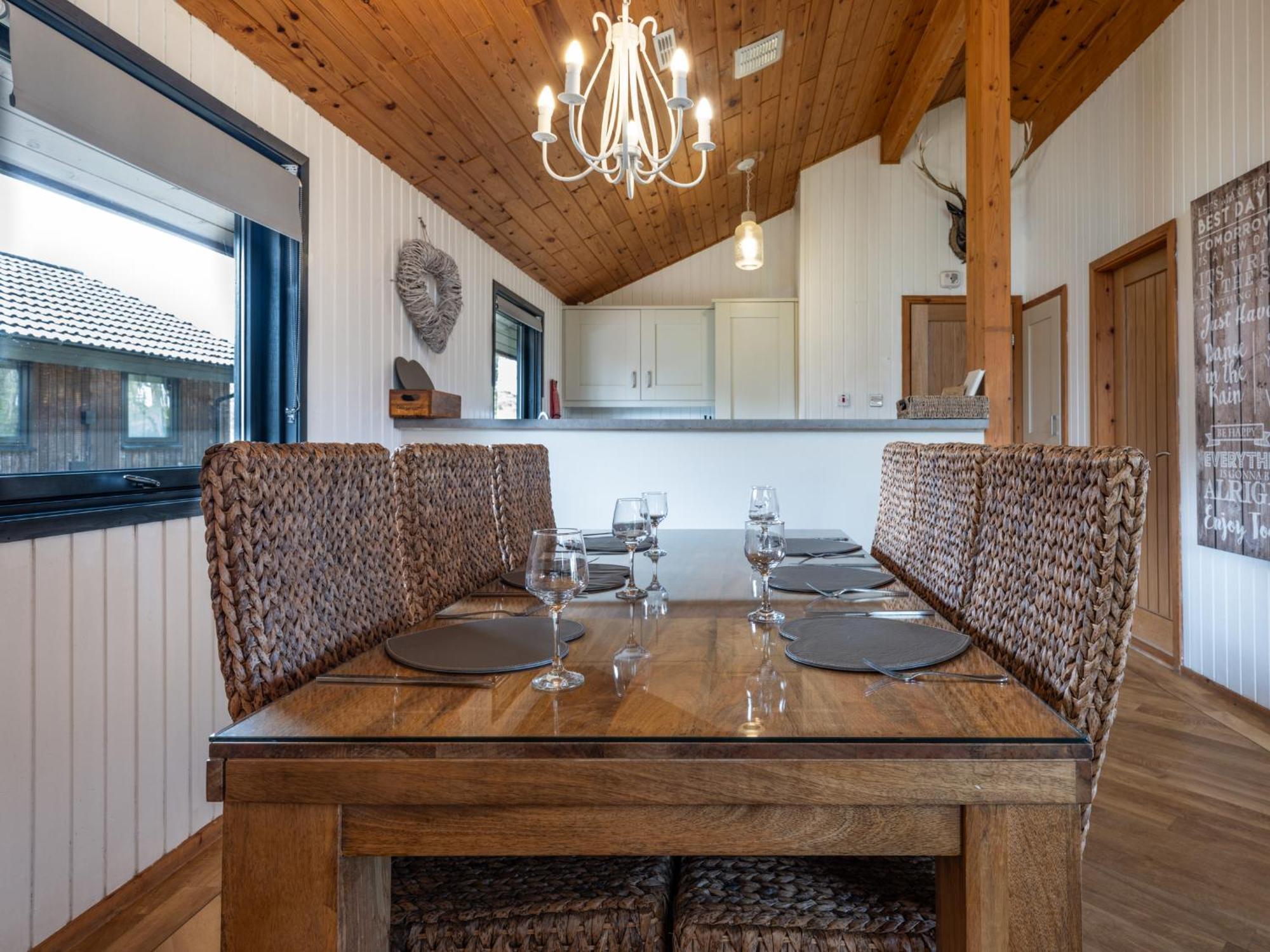 Holiday home Luxury With Hot Tub, Sauna & Outdoor Dining *