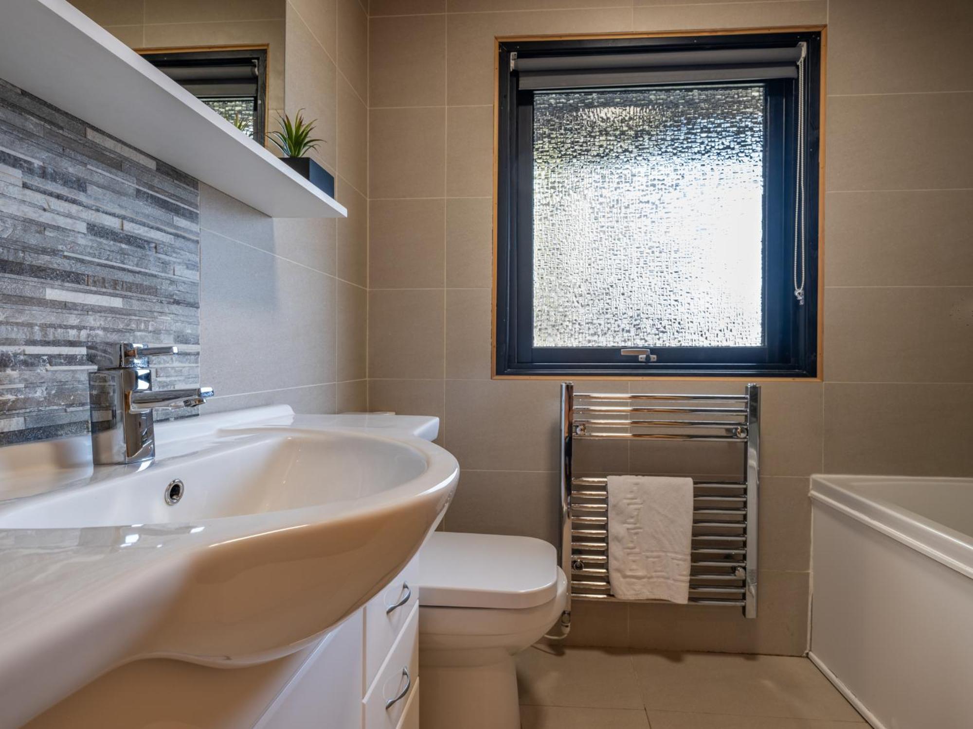 Luxury With Hot Tub, Sauna & Outdoor Dining Otterburn