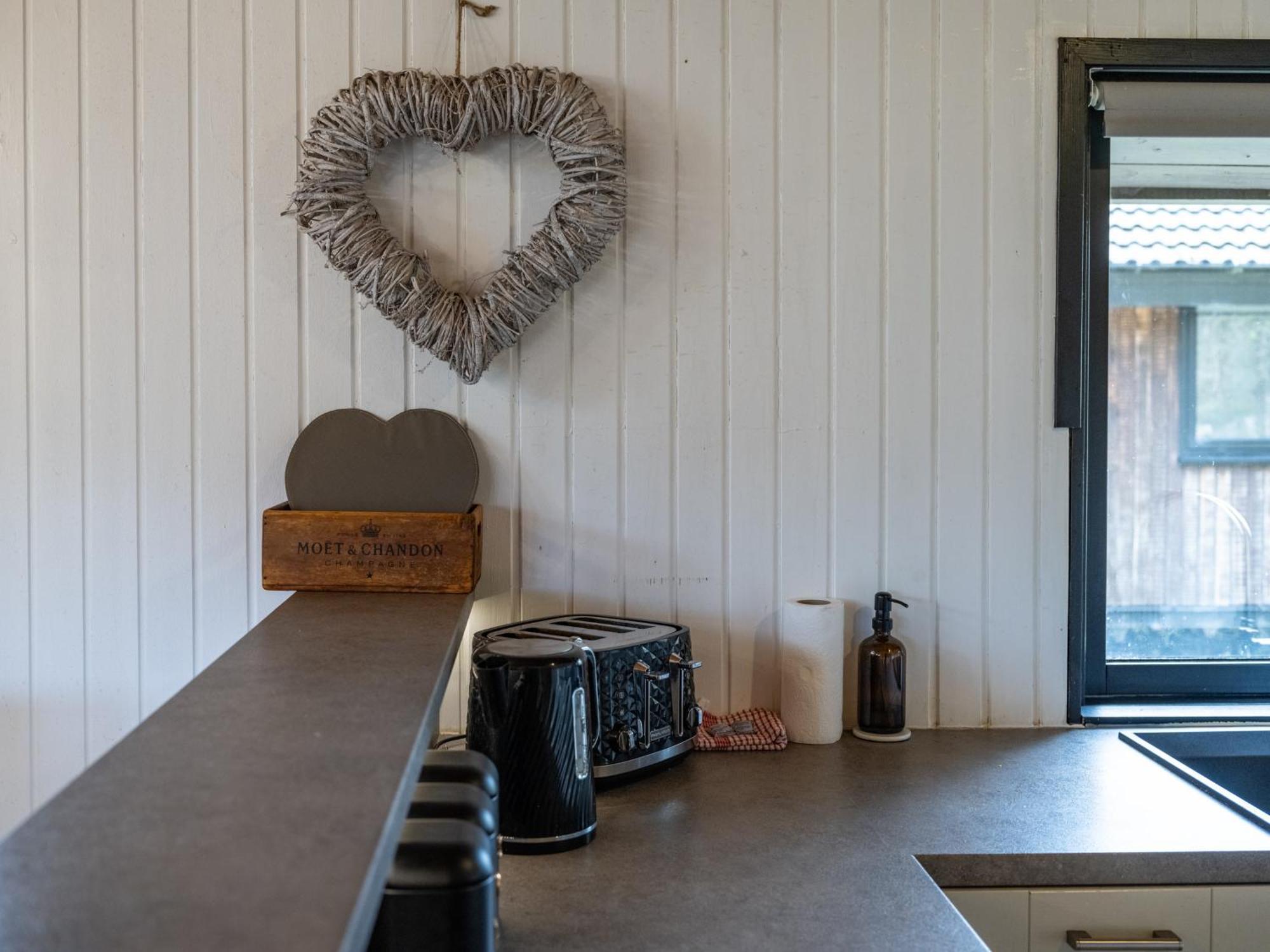 Luxury With Hot Tub, Sauna & Outdoor Dining Holiday home *