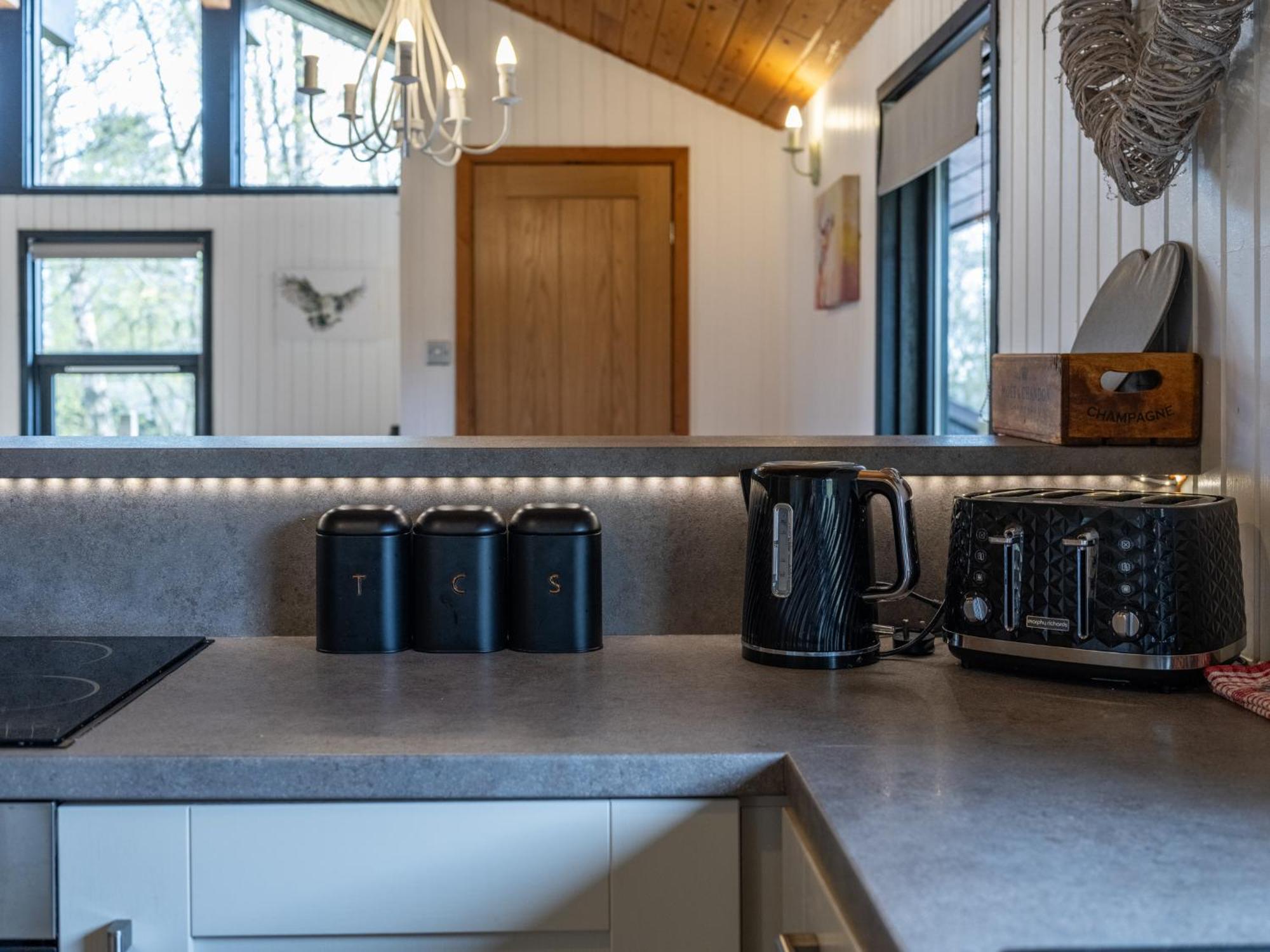 Luxury With Hot Tub, Sauna & Outdoor Dining Otterburn
