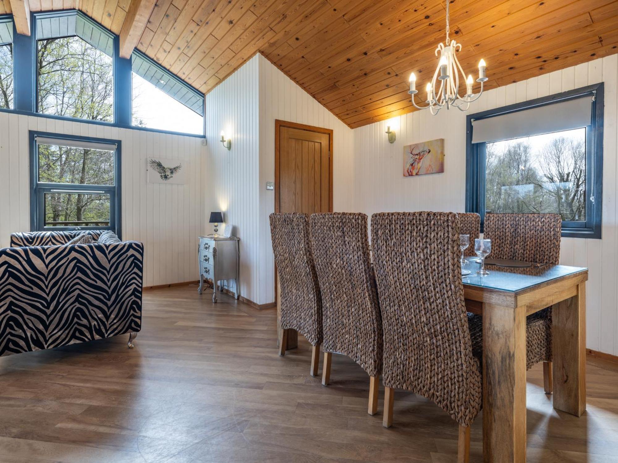 Luxury With Hot Tub, Sauna & Outdoor Dining Otterburn