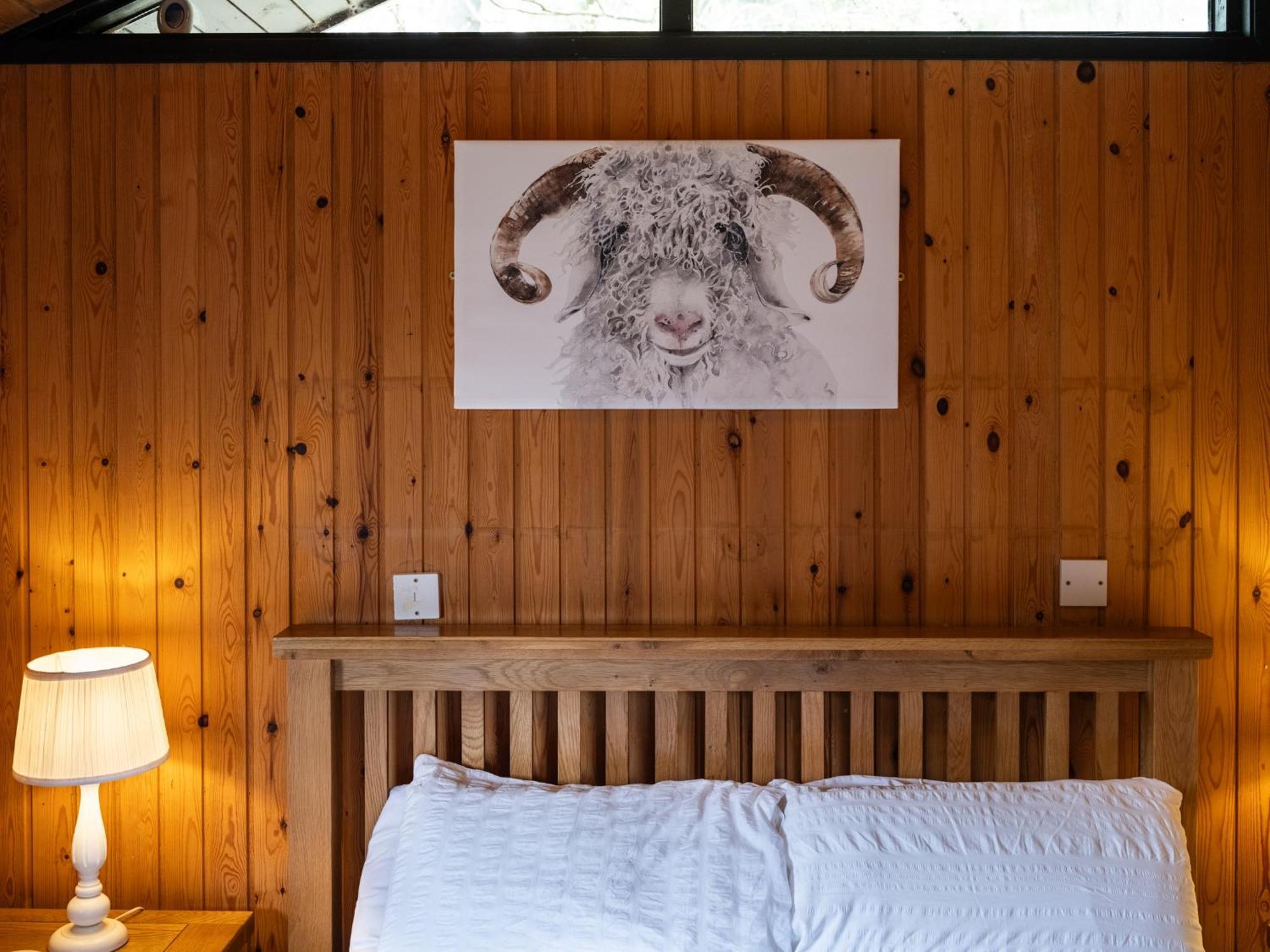 Luxury With Hot Tub, Sauna & Outdoor Dining * Otterburn