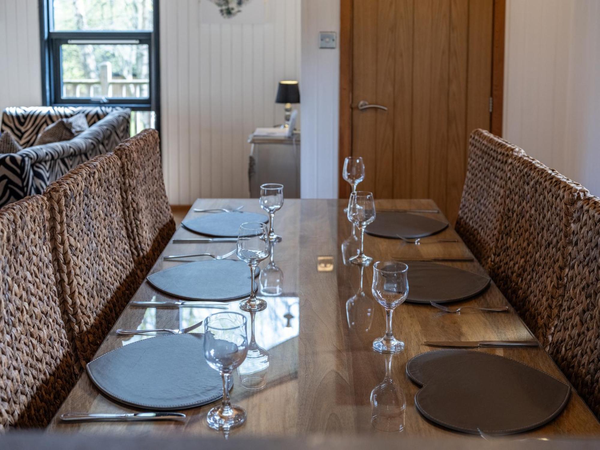 Luxury With Hot Tub, Sauna & Outdoor Dining Holiday home