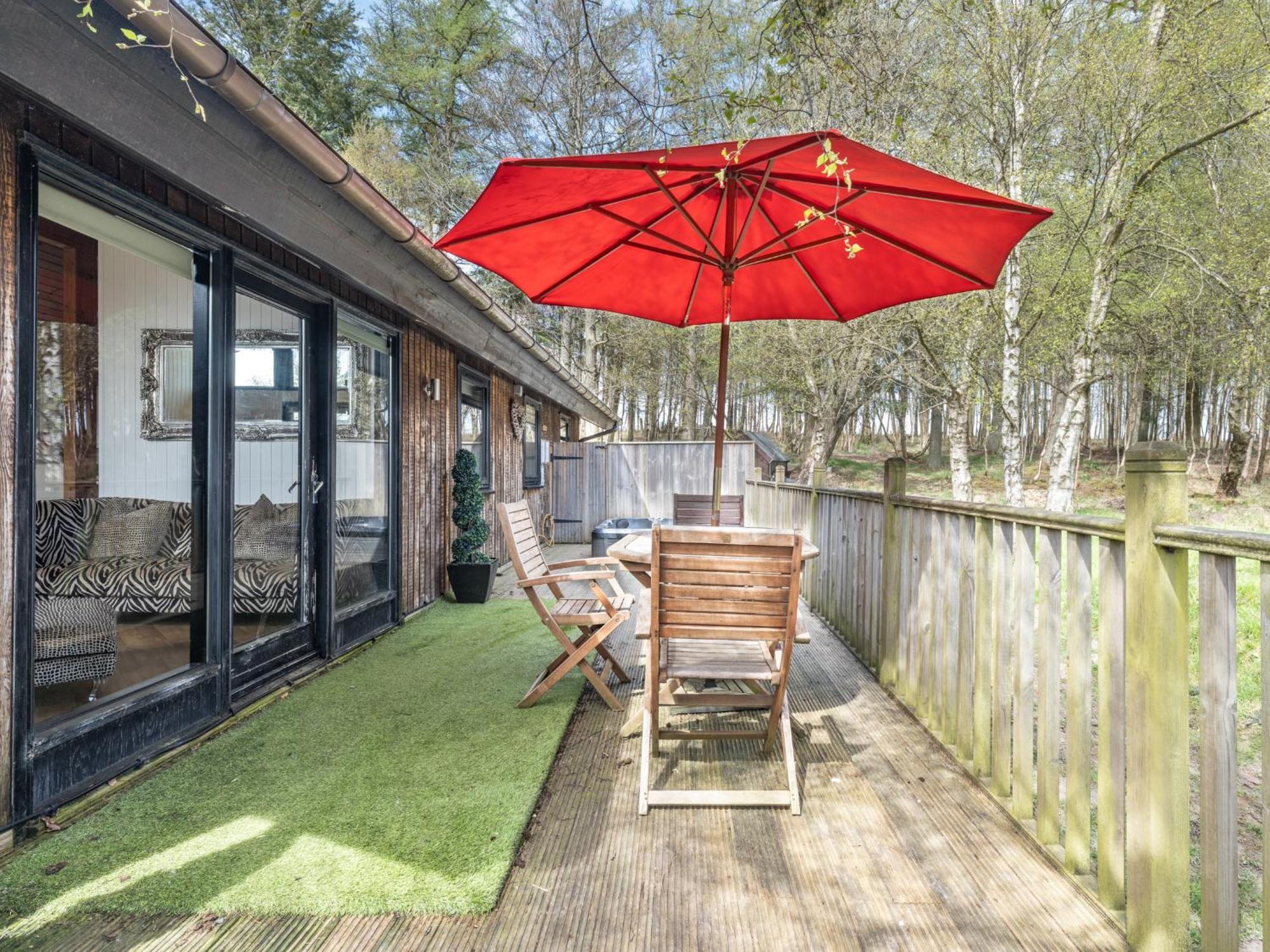 Luxury With Hot Tub, Sauna & Outdoor Dining