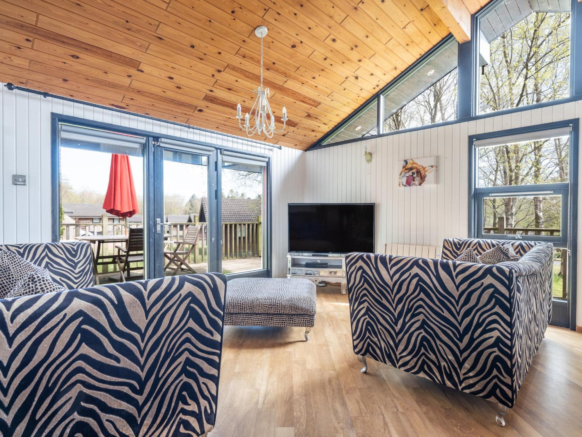 Luxury With Hot Tub, Sauna & Outdoor Dining Holiday home